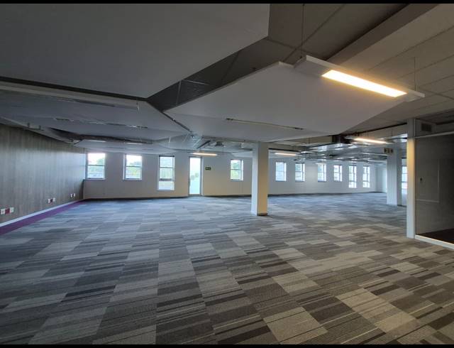 1,180M² OFFICE TO LET IN ILLOVO